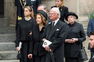 Schwedisches Königspaar nimmt Abschied von Prinz Andreas