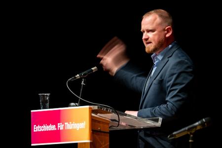 BSW-Generalsekretär Christian Leye verteidigte den Kurs von Parteigründerin Sahra Wagenknecht in Gera 