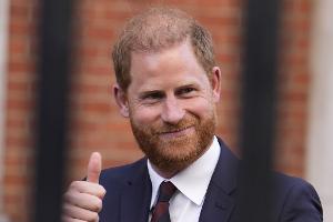 Geküsst oder vor Gericht: die Extreme in Prinz Harrys Leben