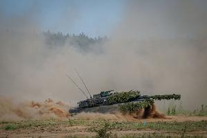 Weltweite Militärausgaben erneut auf Höchststand