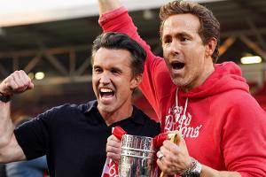 Bald zweitklassig: Fußballverein von Hollywood-Star Ryan Reynolds erneut aufgestiegen