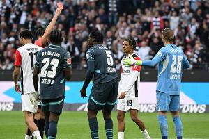 Ein Spiel Sperre: Leipzig ohne Bitshiabu  gegen Bayern