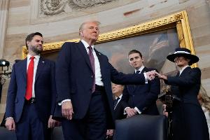 Keine Atempause - 100 Tage Präsident Trump