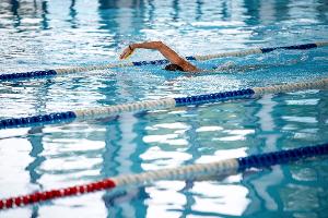 Kann ich als Erwachsener noch schwimmen lernen?