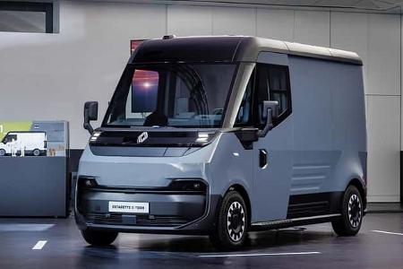 04/2025 Renault Estafette E-Tech Elektro-Transporter Paketdienst