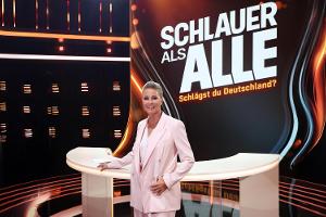 Auf "Wer wird Millionär?"-Sendeplatz: Sonja Zietlow moderiert neue Quizshow