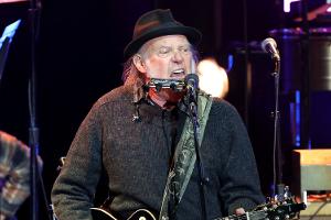 Neil Young richtet sich in neuem Song gegen Elon Musk: "Wenn du ein Faschist bist ..."