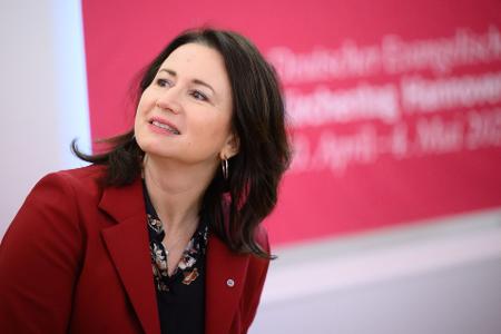 Kirchentagspräsidentin: Christlicher Glaube ist politisch.
