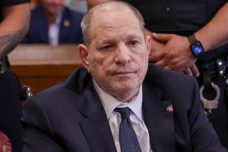 Weinstein-Prozess: Erschütternde Aussage von Beschuldigerin Weinstein-Prozess: Erschütternde Aussage von Beschuldigerin
