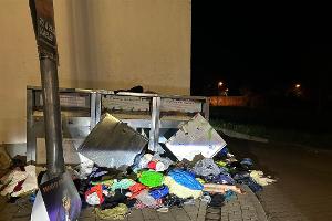 Sachbeschädigung an Altkleider-Container