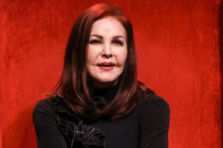 Priscilla Presley 