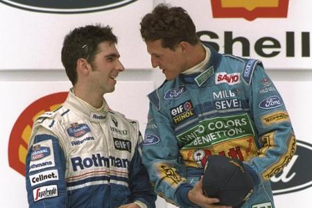 Showdown in Down Under - Vor dem letzten Rennen der Saison in Australien ist die WM völlig offen. Schumacher führt mit 92:91 Punkten gegen Damon Hill, der wiederum mit Rückenwind aus Japan nach Down Under reist. Alles ist bereitet für eins der spannendsten Saisonfinals aller Zeiten ...
