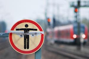 Mädchen bei S-Bahn-Unfall verletzt Bundespolizei warnt vor Gefahren im Gleisbereich