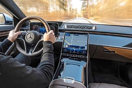 Mercedes S 450 d 4Matic, Cockpit + Fahrer