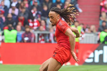 ABWEHR: Sacha Boey (bis 61.) - Note: 5,0 - Rückte auf der rechten Abwehrseite überraschend in die Startelf, suchte aber sichtlich nach Orientierung. Verlor viele Zweikämpfe gegen David Raum. Spielte seine Szenen im Vorwärtsgang außerdem meist fahrig aus.