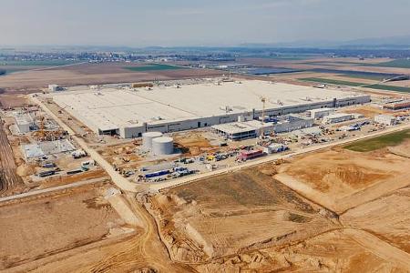 05/2025 BMW Werk Irlbach Strasskirchen Fabrik