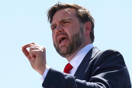 Trumps Vize JD Vance wäre so etwas wie der natürliche Nachfolger. (Archivbild)