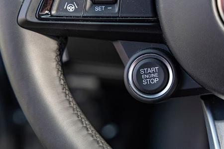 Alfa Romeo Giulia 2.0 T Q4, Start-Stop Knopf
