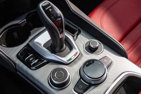 Alfa Romeo Giulia 2.0 T Q4, Mittelkonsole