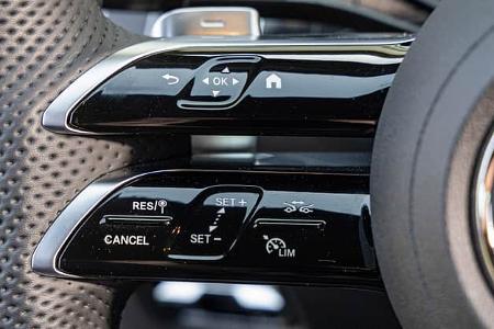 Mercedes C 300 4Matic, Lenkradtasten