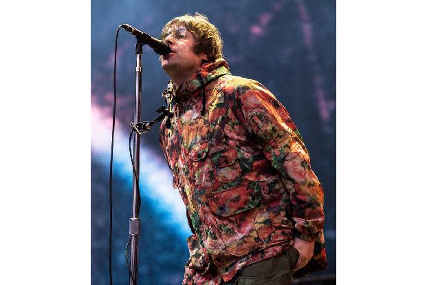Die Britpop-Superband Oasis lockte 1996 an zwei aufeinander folgenden Tagen je 125.000 Menschen in den Knebworth Park vor den Toren Londons — und alle 250.000 Karten waren ausverkauft. Angeblich hatte ...