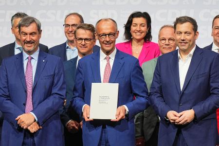 Dabei hielt er sich weitgehend an den 144-seitigen Koalitionsvertrag, den er mit den Sozialdemokraten ausgehandelt hat.