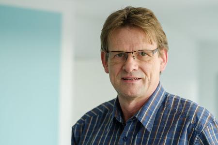 Rudolf Stark ist Professor für Psychotherapie und Systemneurowissenschaften.