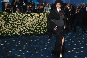 Mit Babybauch bei der Met Gala: Rihanna ist wieder schwanger