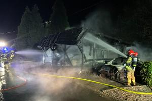 Vollbrand eines Carport
