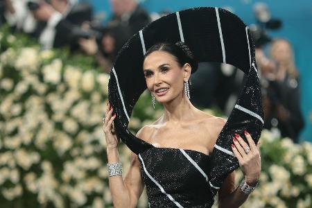 Die spektakulärsten Outfits der Met Gala 2025