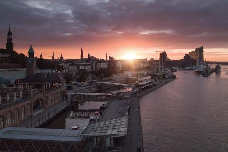 Morgenrot mit Regen droht