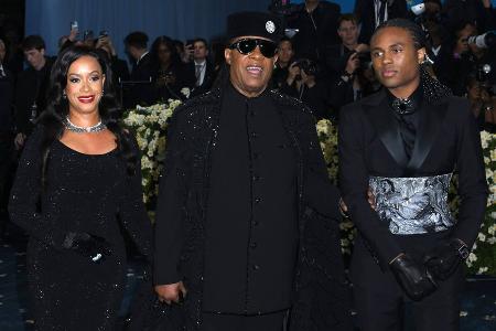 Motown-Legende Stevie Wonder feiert sein Debüt bei der Met Gala