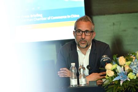AHK-Vorstandsmitglied Oliver Oehms spricht von schlechten Aussichten auf die Wirtschaftslage in China. AHK-Vorstandsmitglied Oliver Oehms spricht von schlechten Aussichten auf die Wirtschaftslage in China.