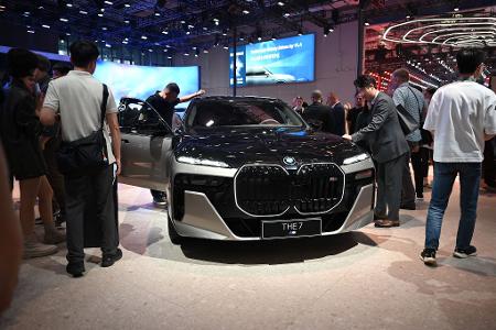 BMW auf der Automesse in Shanghai. China ist für deutsche Hersteller derzeit ein schwieriger Markt. 