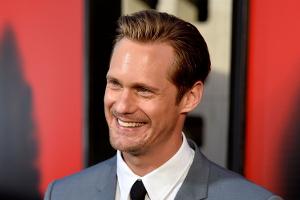 Alexander Skarsgård "könnte ein sehr höflicher, diplomatischer James Bond sein"