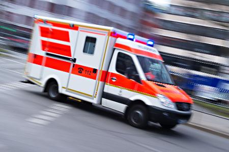 Bei dem Vorfall sind drei Menschen schwer verletzt worden. (Symbolbild) Bei dem Vorfall sind drei Menschen schwer verletzt worden. (Symbolbild)