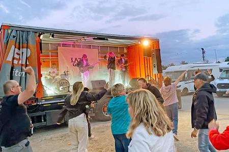 Technik Caravane Camp, Bühne