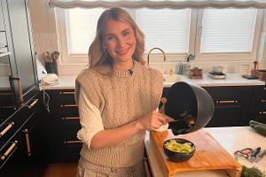 Influencerin beim VOX-"Dinner": Ana Johnson lässt Follower entscheiden, wer Zwiebeln schneiden muss