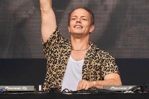 Alle Farben: "Ist das erste Mal, dass ich seit dem Unfall Musik mache"