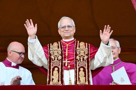 Robert Prevost: Neues Kirchenoberhaupt nennt sich Papst Leo XIV. Robert Prevost: Neues Kirchenoberhaupt nennt sich Papst Leo XIV.
