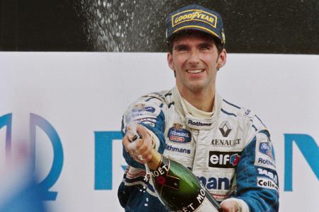 Hill schlägt zurück - In Italien und Portugal sitzt Schumacher seine Sperre aus Silverstone ab. Damon Hill nutzt das, gewinnt beide Rennen und verkürzt den Rückstand in der WM-Gesamtwertung auf einen einzigen Zähler. Mit seinem Sieg-Hattrick hat der Brite die Weltmeisterschaft drei Rennen vor Schluss plötzlich wieder spannend gemacht.