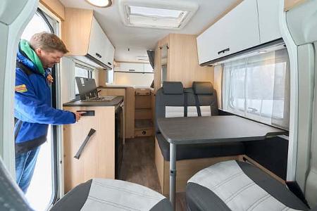 Premiere Sunlight V66 kompletter Innenraum 
