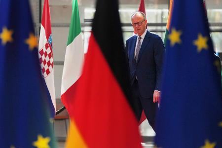 Bundeskanzler Friedrich Merz wirbt im Zollstreit mit den USA für eine Abschaffung aller Abgaben. Bundeskanzler Friedrich Merz wirbt im Zollstreit mit den USA für eine Abschaffung aller Abgaben.