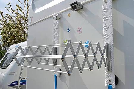 Hat der Radträger ausgedient, kann man die Halterungen für einen Wäschetrockner nutzen.