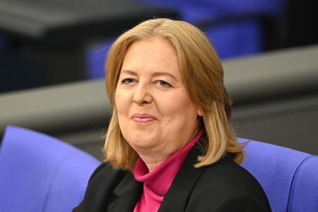 Bas will Beamte zur Rentenversicherung heranziehen