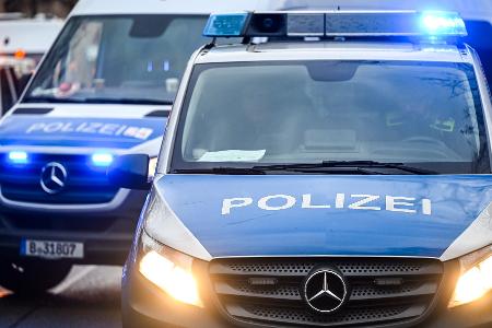 Polizist findet toten Säugling am Gehweg in Berlin-Neukölln