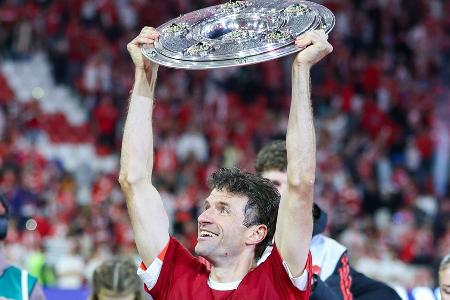Abschied von Thomas Müller: So reagieren Schweinsteiger und Neuer Abschied von Thomas Müller: So reagieren Schweinsteiger und Neuer