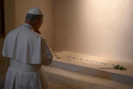 Am Samstag besuchte Leo XIV. das Grab seines Vorgängers Franziskus.