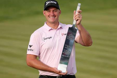 Golf: Zweiter Saisonsieg für Straka - Jäger Siebter Golf: Zweiter Saisonsieg für Straka - Jäger Siebter