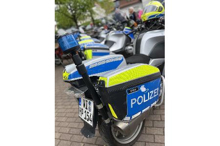 Die Polizei kontrollierte am Gumpener Kreuz über 20 Motorradfahrer. Die Polizei kontrollierte am Gumpener Kreuz über 20 Motorradfahrer.